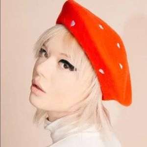 Valfre Besame Beret - red hat / white hearts